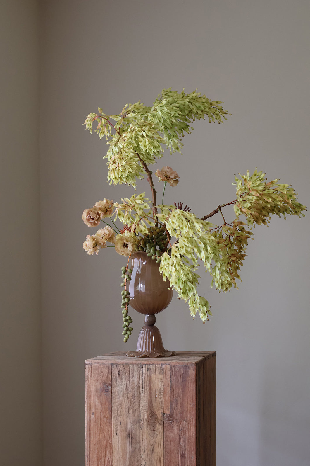 OPULENT GLASS VESSEL SEPIA