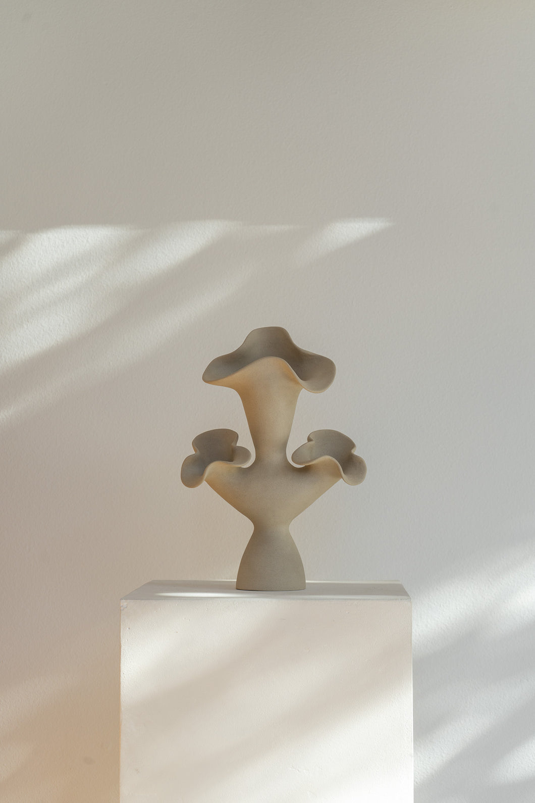 LILIES SCULPTURAL VESSEL TAUPE