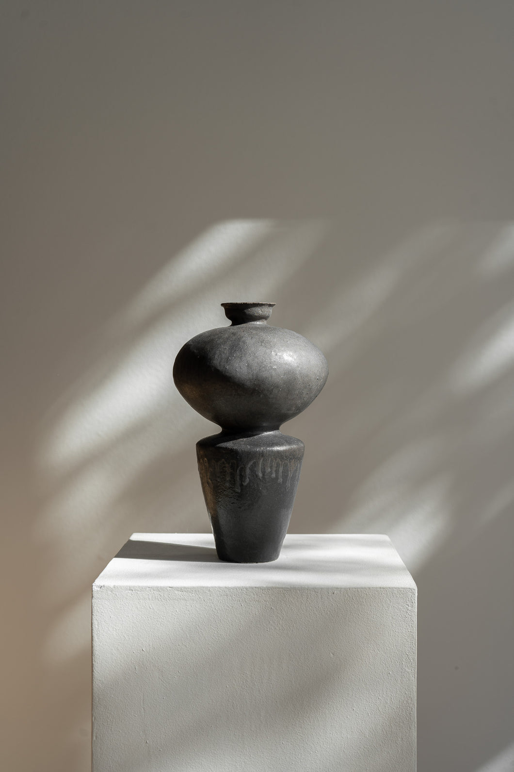 Lebes Vessel in Matte Black INK Handmade by Canoa Lab in Spain